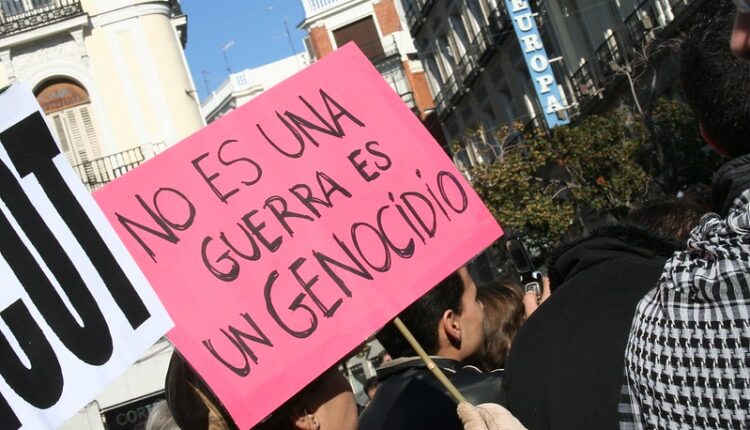 Protestas masivas de universitarios llaman a desinvertir en Israel