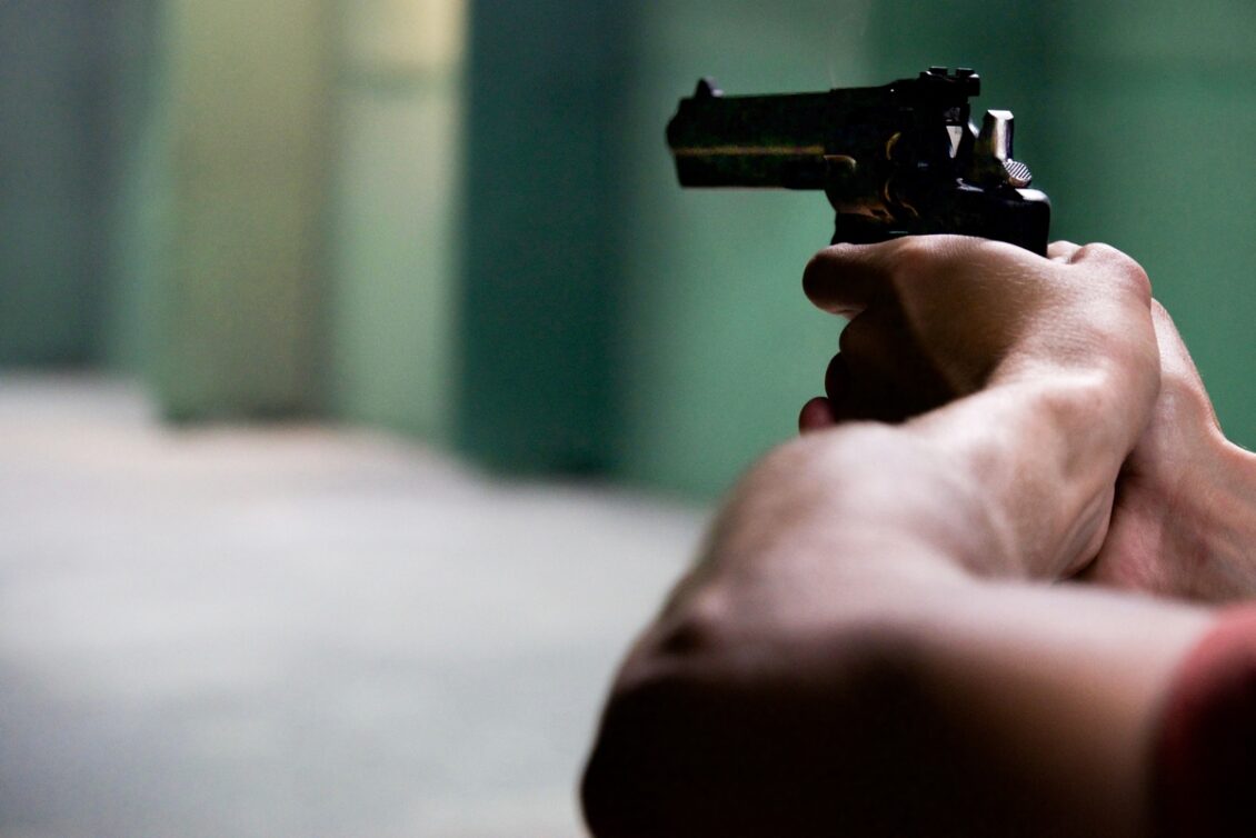 Supremo de EEUU ratifica prohibición federal de portar armas a acusados de violencia doméstica