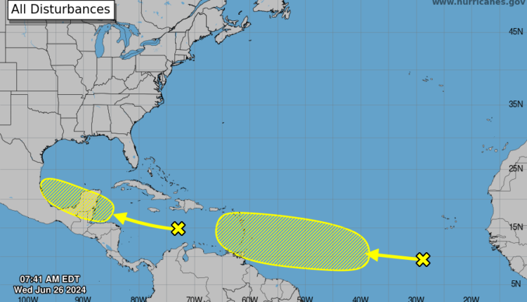 Vigilan onda tropical en el Atlántico con potencial para desarrollarse en los próximos días