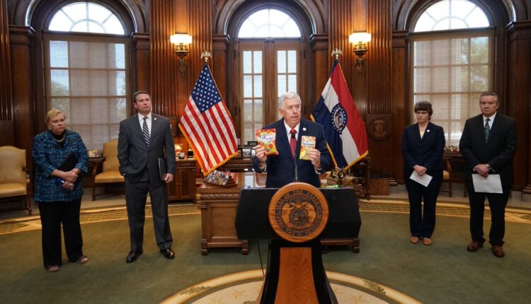 El Gobernador Parson Missouri