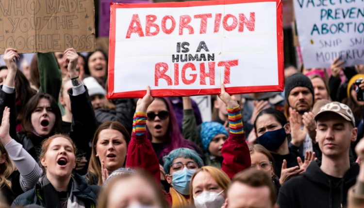 Habitantes de Missouri aprueban una enmienda sobre el derecho al aborto