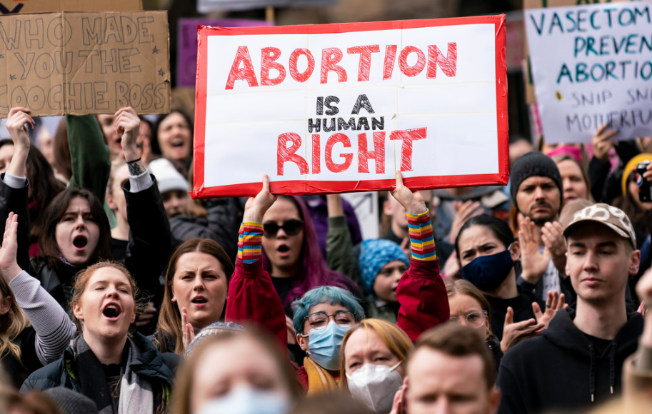 Habitantes de Missouri aprueban una enmienda sobre el derecho al aborto