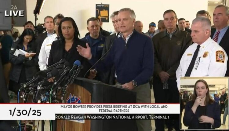 No hay sobrevivientes tras accidente aéreo en Washington DC