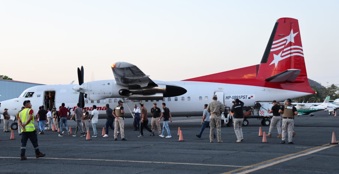 119 migrantes deportados por EEUU llegaron a Panamá
