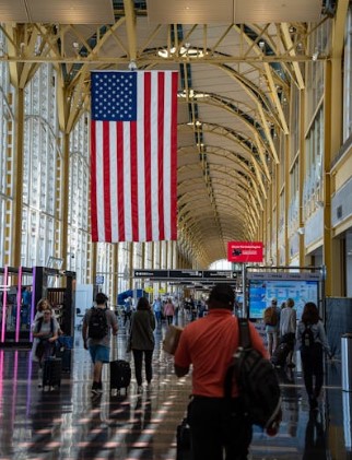 EEUU prohibiría entrada de cubanos y venezolanos sin importar residencia