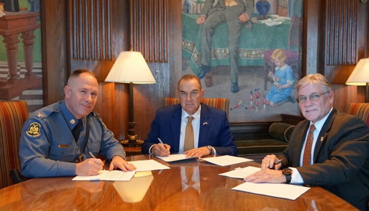 Patrulla de carreteras de Missouri se asocia con ICE para detener migrantes